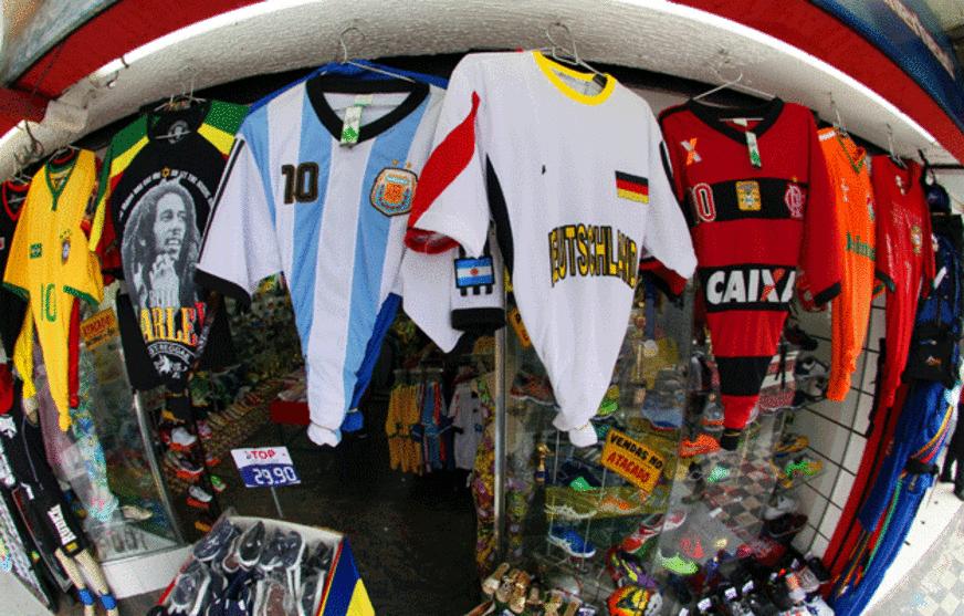 Uniforme ‘alternativo’ ganha de goleada no comércio de Manaus