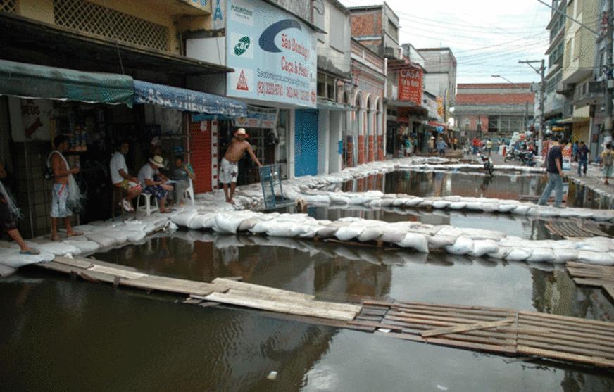 Cheia do rio Negro terá impactos na orla de Manaus