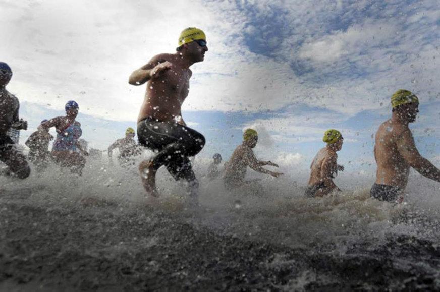 Atletas participam da Maratona Aquática Amazonas
