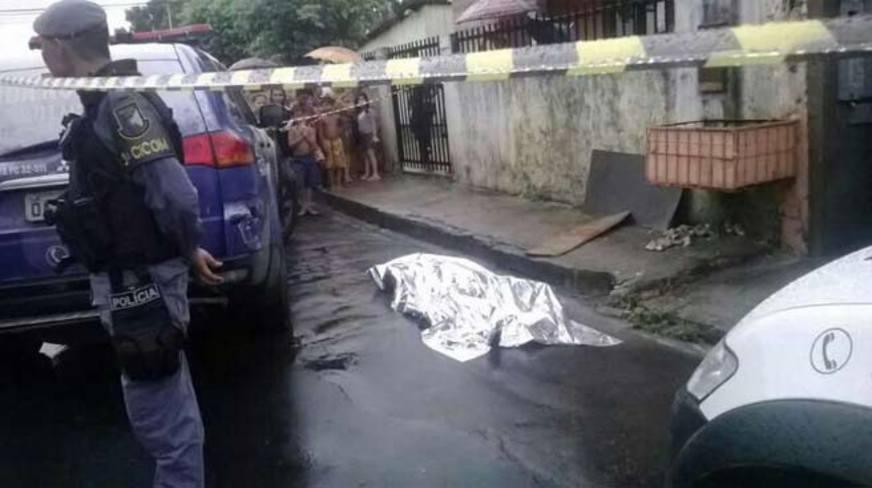 Homem assalta e morre ao cair de motocicleta após passar mal
