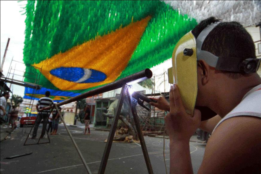 Melhores ruas decoradas para Copa do Mundo poderão ganhar telão e som para assistir jogos