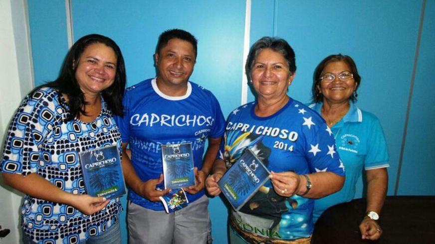 Entrega de CD e DVD em Parintins tem comparecimento em massa de sócios