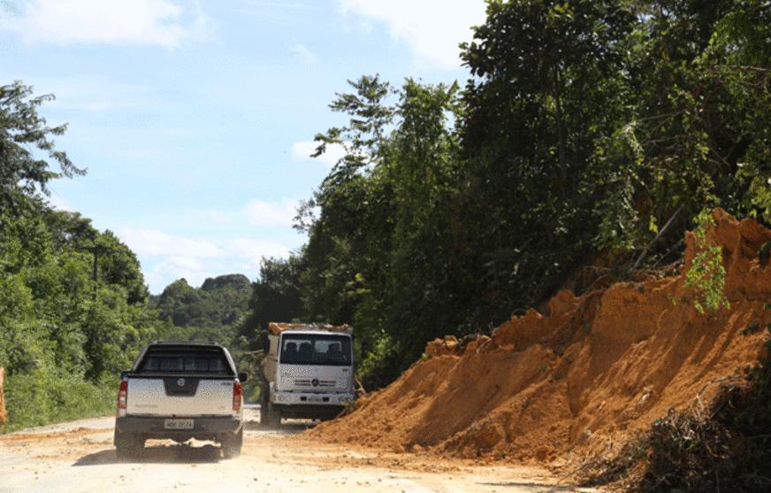 Problemas na rodovia AM 010 tornam a viagem arriscada