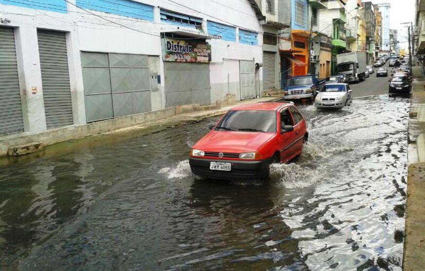 Prefeitura interdita a rua dos Barés, no Centro de Manaus