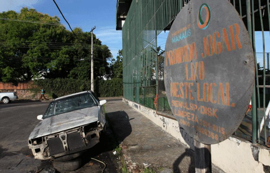 Veículos abandonados nas ruas serão leiloados e resultarão em multas em Manaus