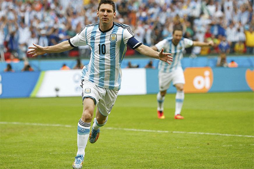 ‘Hermanos’ batem a Nigéria com mais dois gols de Messi