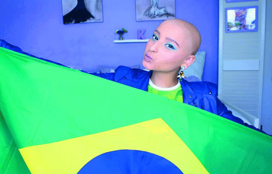Adolescente com câncer dá lições de positividade em blog