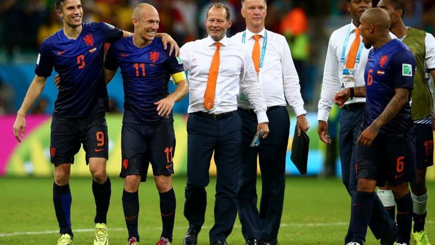 Holanda surpreende Espanha com goleada de 5 x 1 e vinga 2010