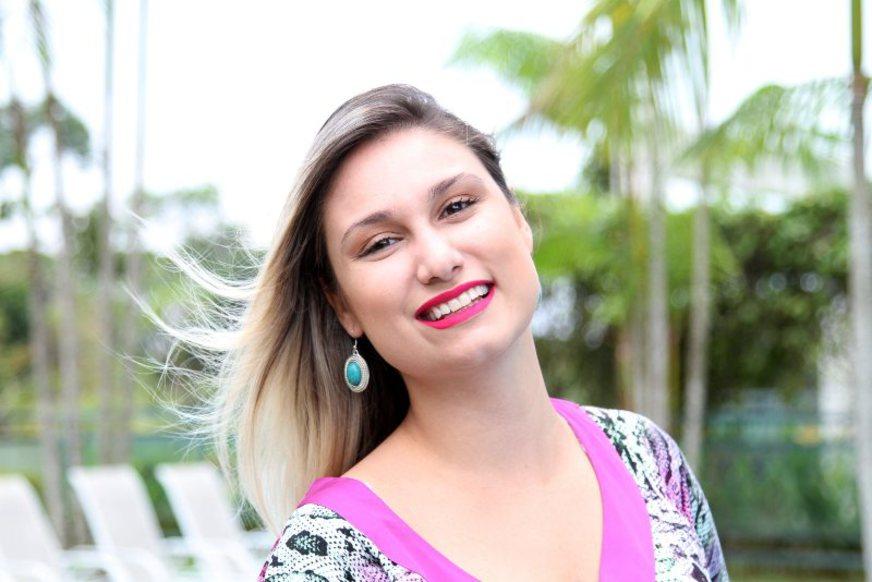 Make ‘invisível’: aprenda a fazer um visual leve e que combina com os dias quentes