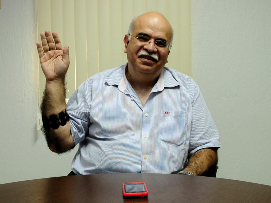 Professor da UEA cria equipamento que auxilia na comunicação de surdos e mudos