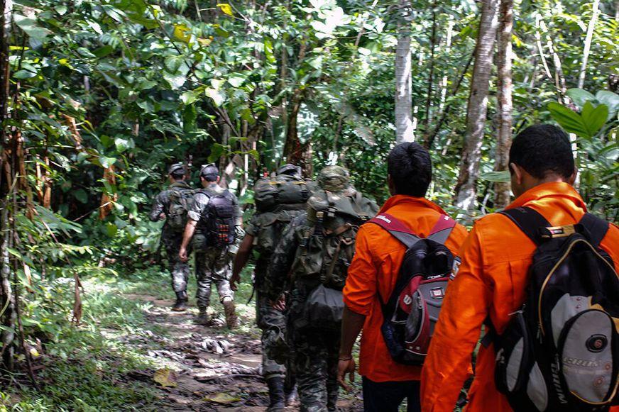 FAB diz que ainda procura helicóptero desaparecido no interior do Amazonas