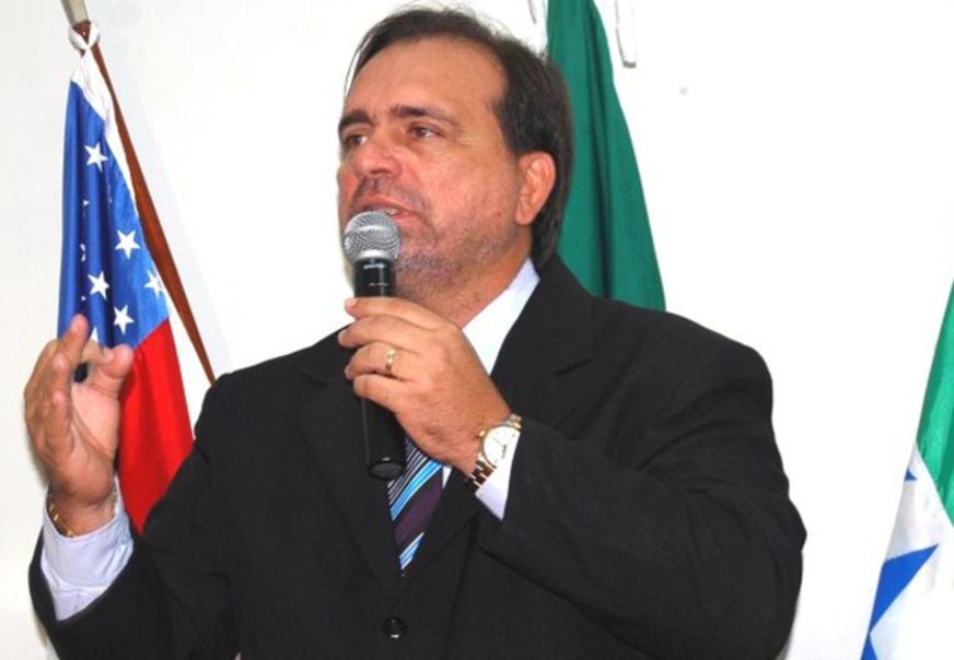 Juiz cassa prefeito de Codajás por compra de votos e abuso de poder
