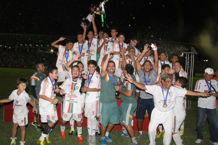 Guerreirinhos leva o título do Peladinho 2015 nos pênaltis