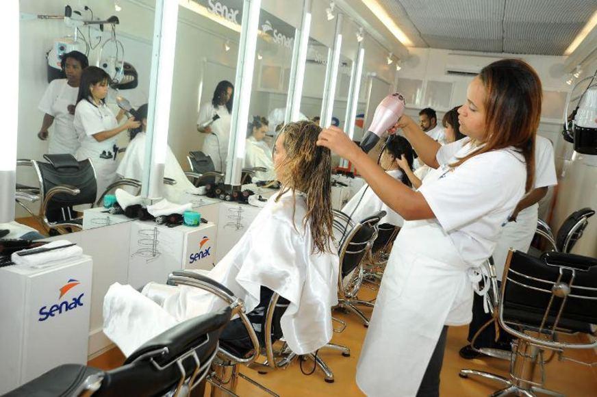 Senac AM oferece curso de Cabeleireiro nas unidades Centro e Cidade Nova