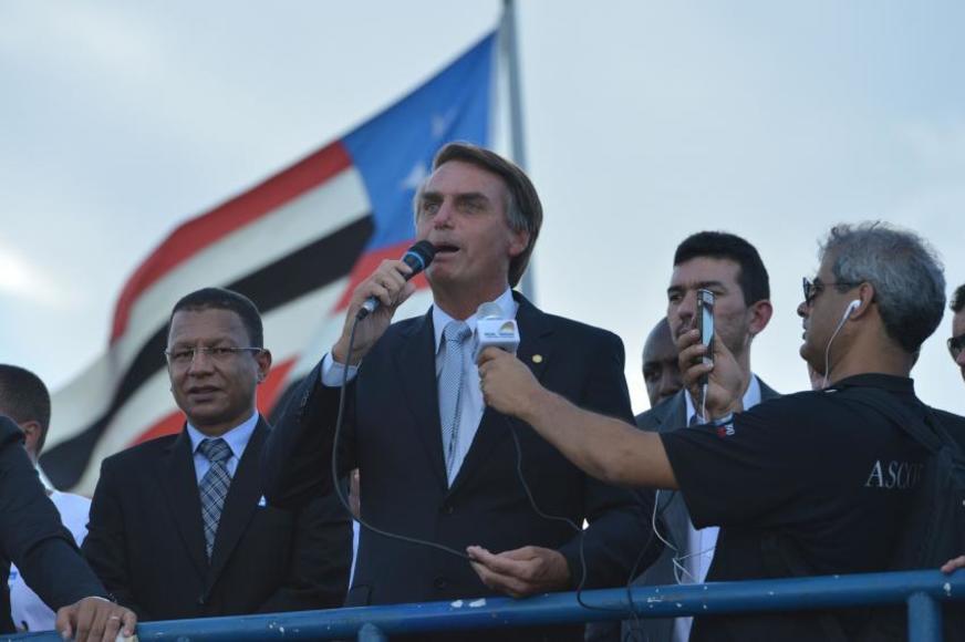 Partidos de esquerda e Instituto Vladimir Herzog recorrem à PGR contra Bolsonaro