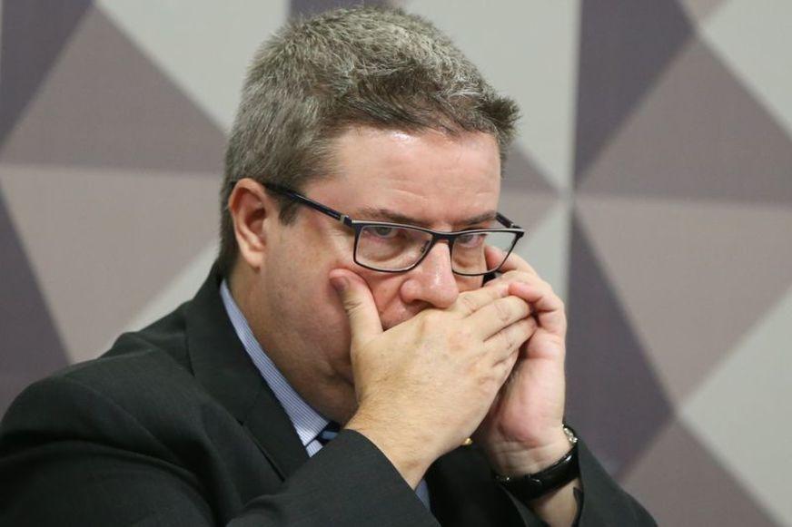 Relator da Comissão de Impeachment no Senado apresenta hoje parecer