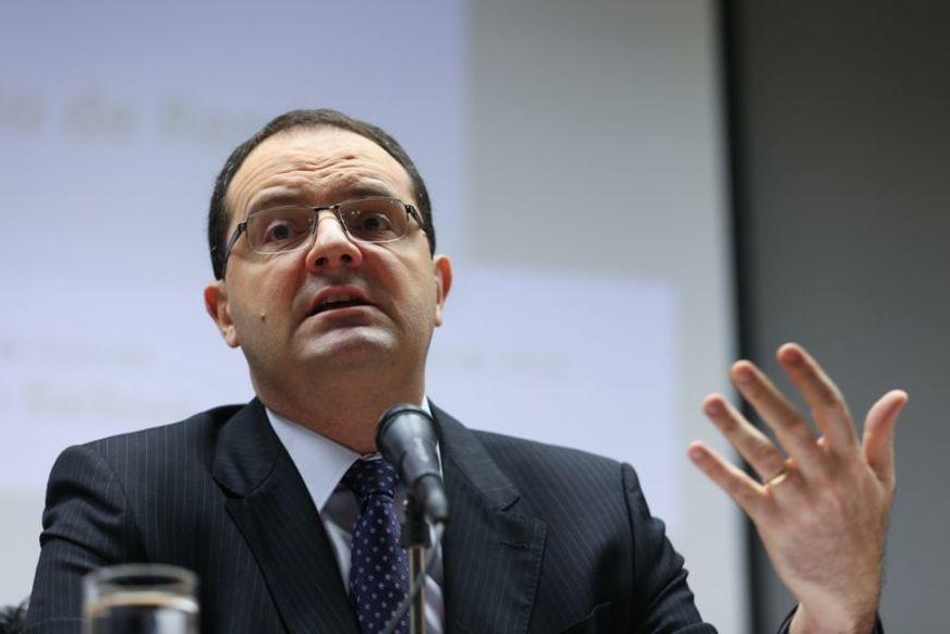 Governo quer tributação sobre herança para compensar reajuste na tabela do IR