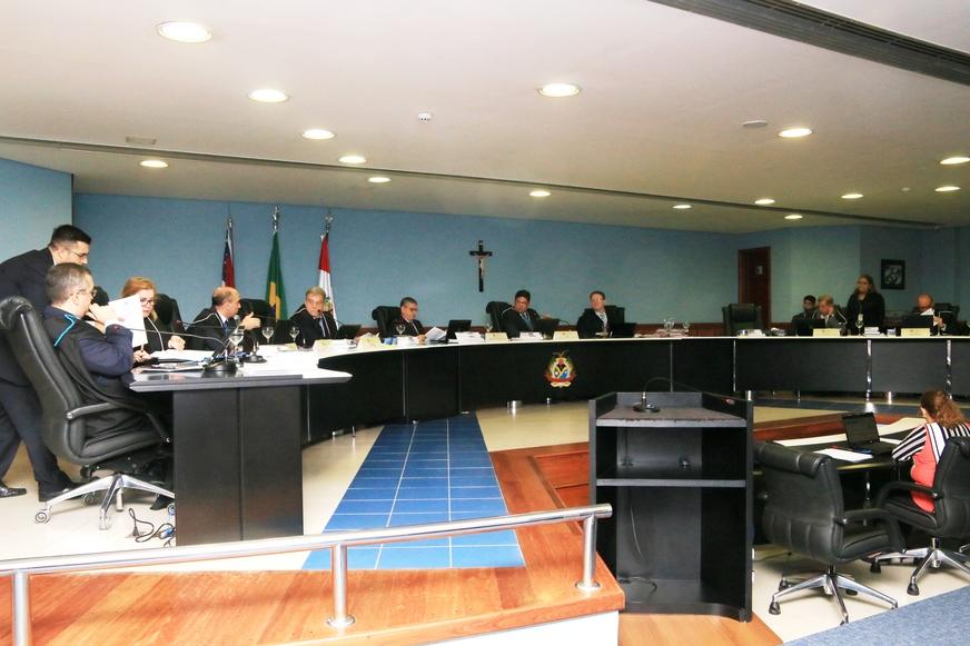 Sob pena de cancelamento, TCE notifica municípios do AM com festas programadas