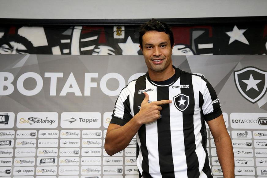Dudu Cearense é apresentado no Botafogo e pede ‘mentalidade vencedora’