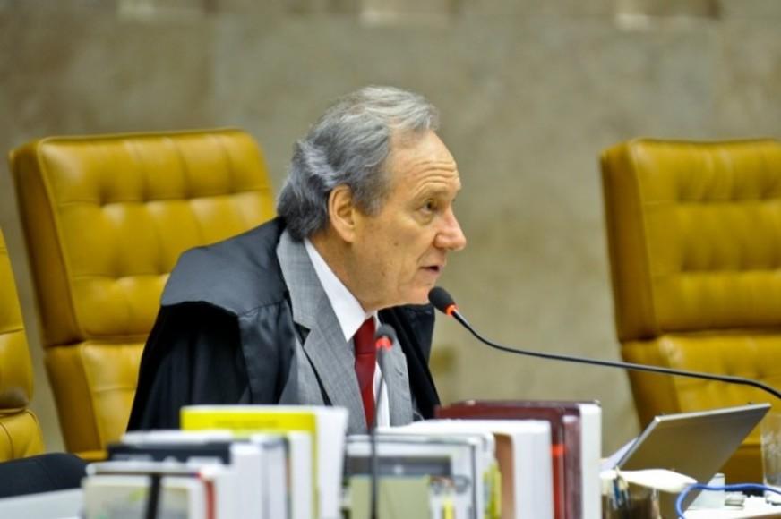Lewandowski nega recurso de Dilma para juntar áudios ao processo de impeachment