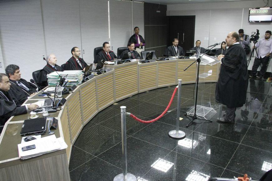 TRE-AM começa a decidir se José Melo pode ser cassado duas vezes