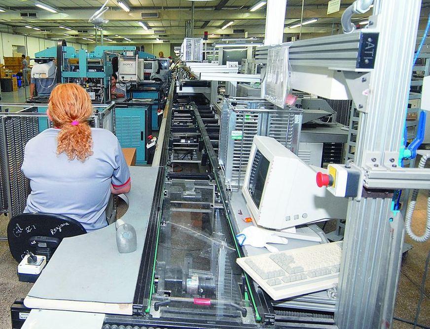 Confiança da indústria cresce pelo terceiro mês consecutivo