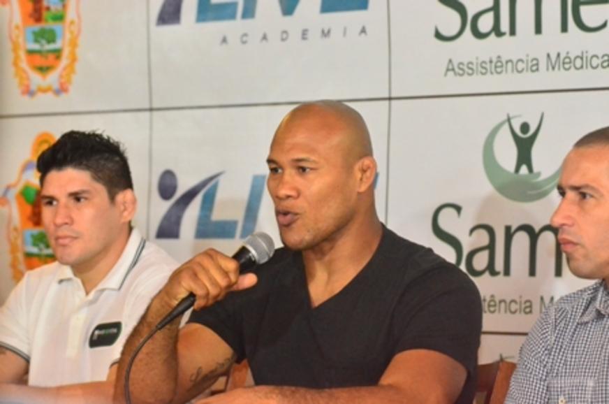Jacaré dispara sobre luta entre Henderson e Bisping: ‘Para mim é um absurdo’