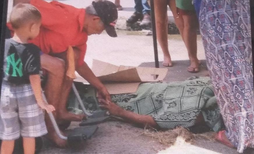 Homem é morto com facada após discussão por causa de celular na Compensa