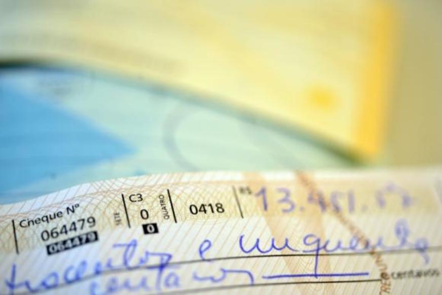 Juros do cheque especial atingem o recorde de 315,7% ao ano