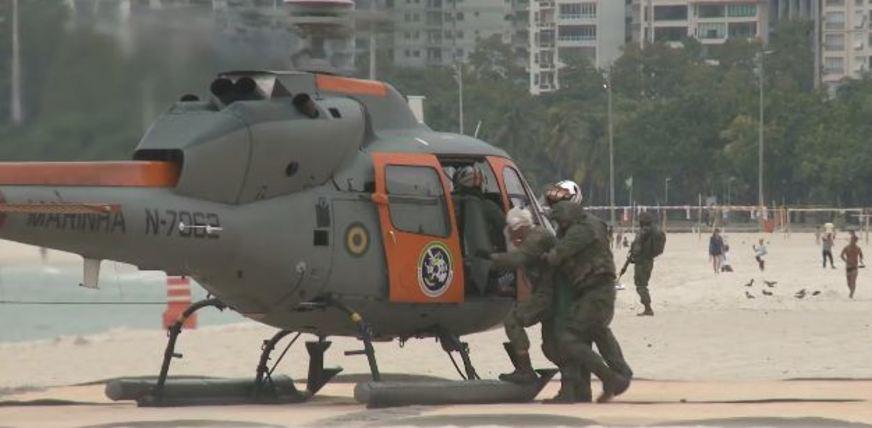 No Rio, avião da Marinha cai no mar durante treinamento