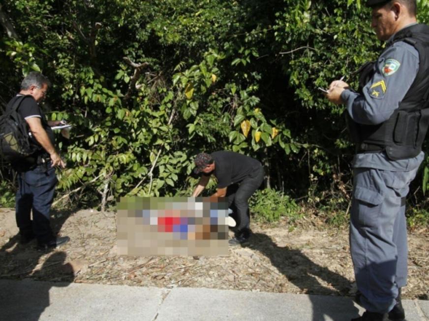 Homem é sequestrado em quadra de futebol e é agredido até a morte