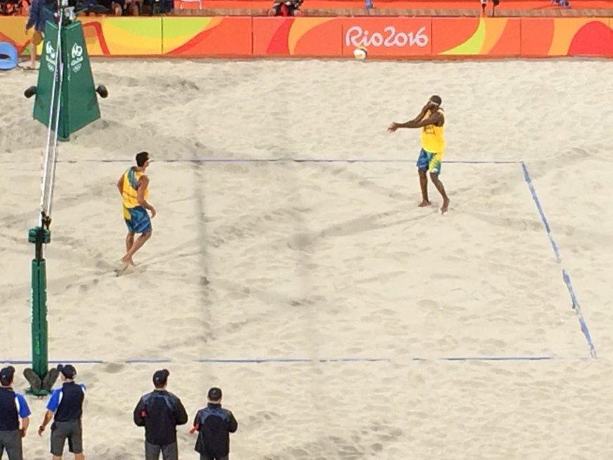 Em jogo apertado, dupla Pedro Solberg e Evandro é derrotada no vôlei de praia