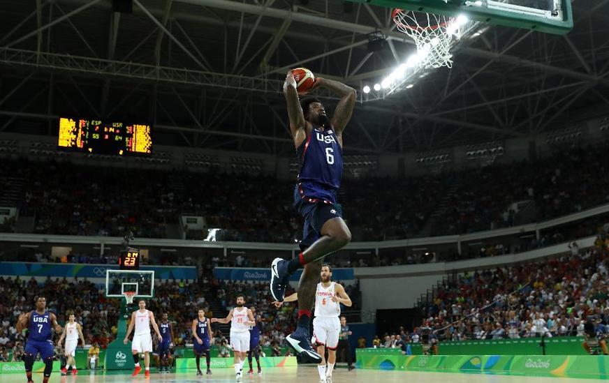 Dream Team americano passa pela Espanha e está na final do basquetebol