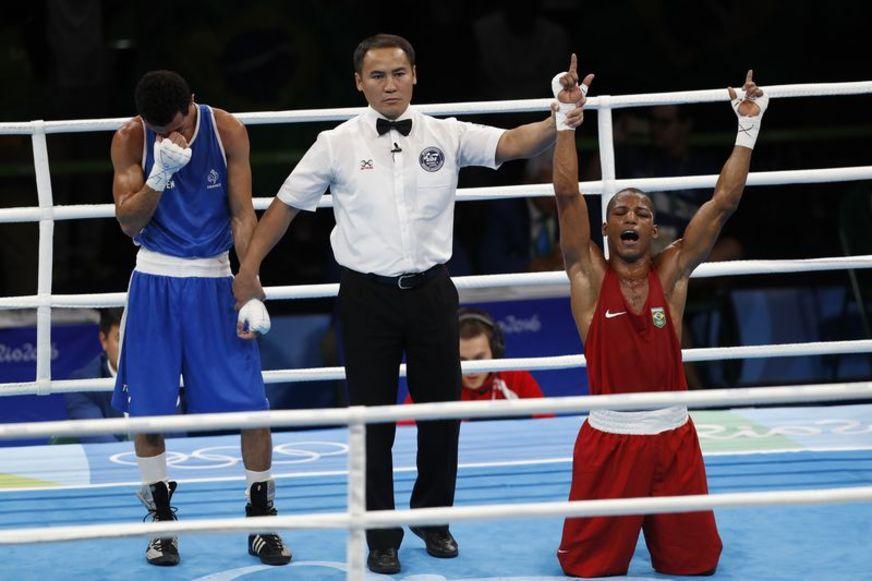Robson Conceição bate francês e conquista o ouro no boxe