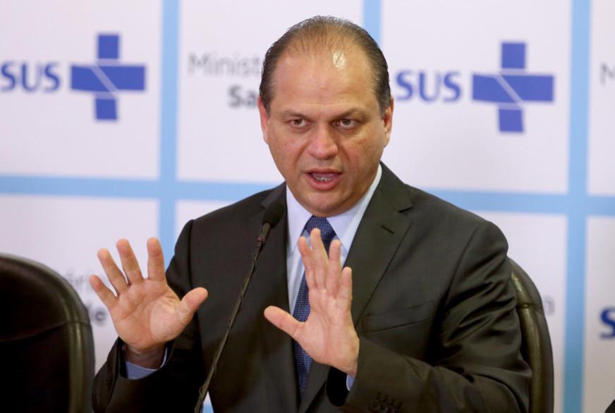 Ministro afirma que homem procura menos serviço de saúde porque trabalha mais