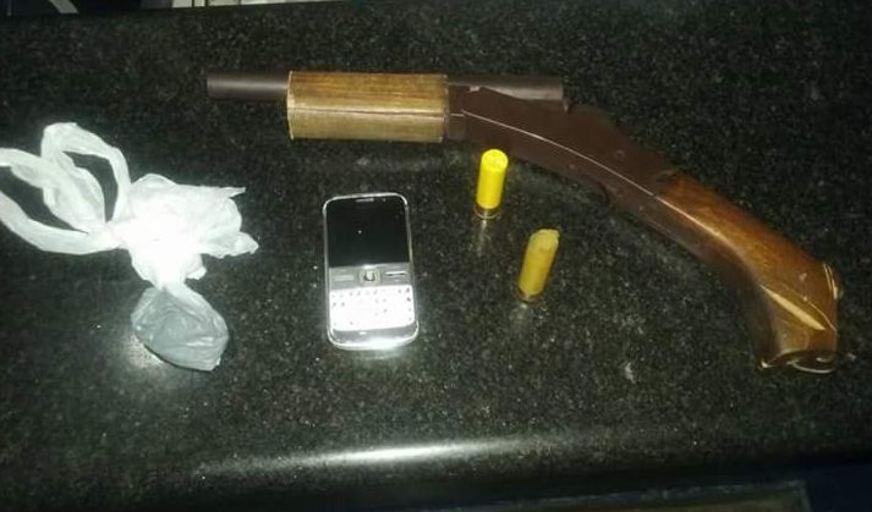 Adolescente de 17 anos atira em namorada de 13 com arma que iria cometer assalto
