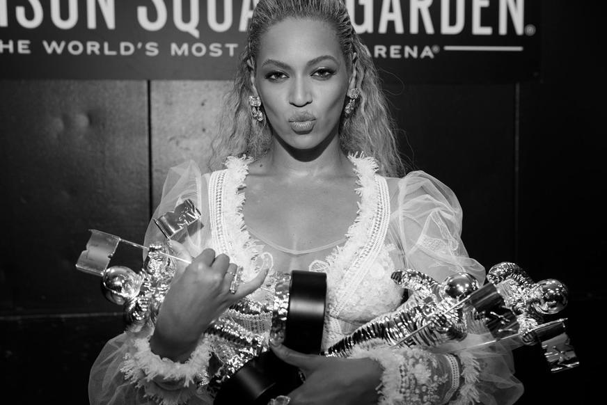 Beyoncé conquista cinco prêmios e é o maior destaque da noite no VMA