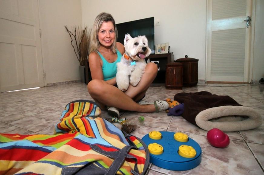 Saiba como preparar a casa para deixar o animal tranquilo sozinho