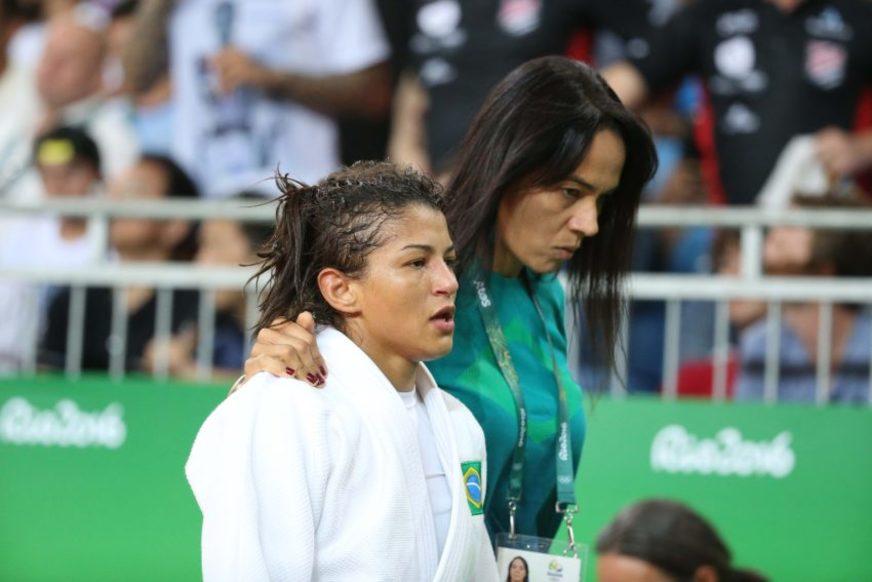Judoca Sarah Menezes perde repescagem e fica sem medalha na Rio 2016