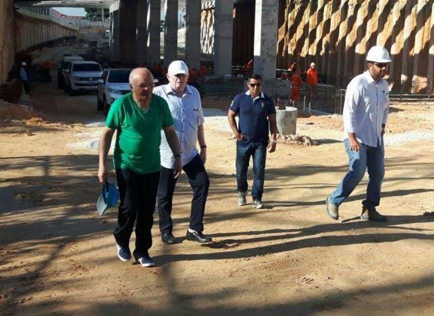 Melo volta a vistoriar obras