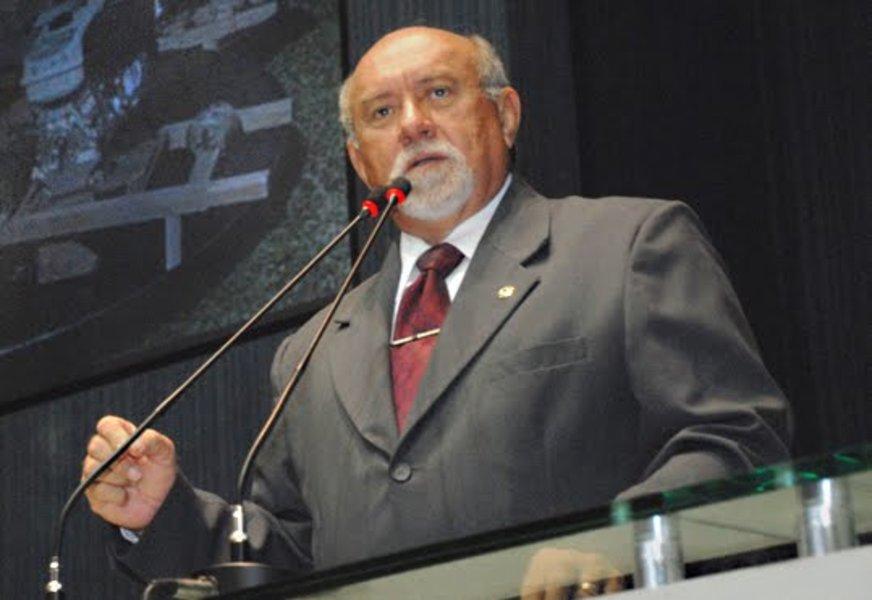 Belarmino é governador em exercício