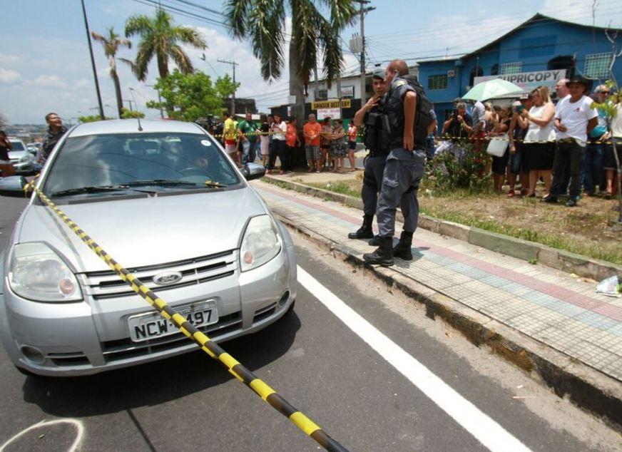 Homem é executado a tiros próximo a semáforo no bairro Japiim