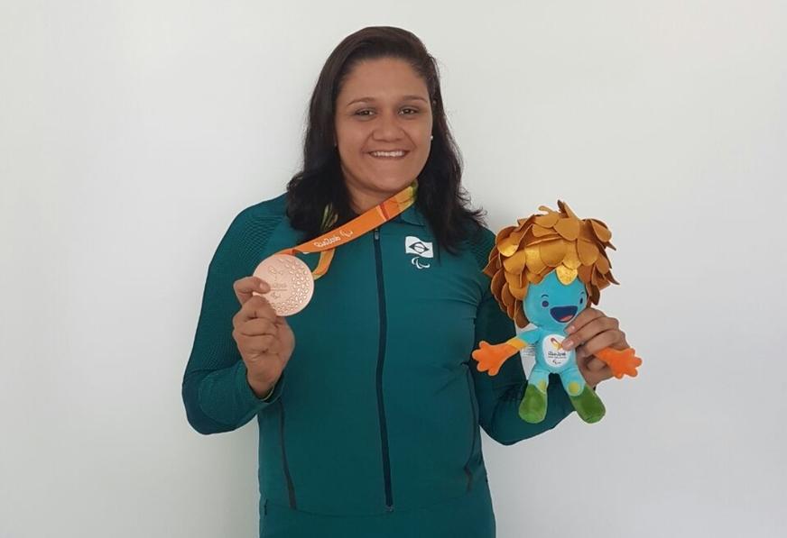 Medalhistas paralímpicos do AM voltam para casa como ídolos