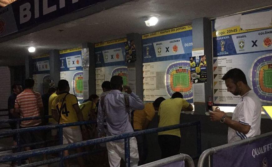 Torcedores ainda compram ingressos para jogo do Brasil e Colômbia
