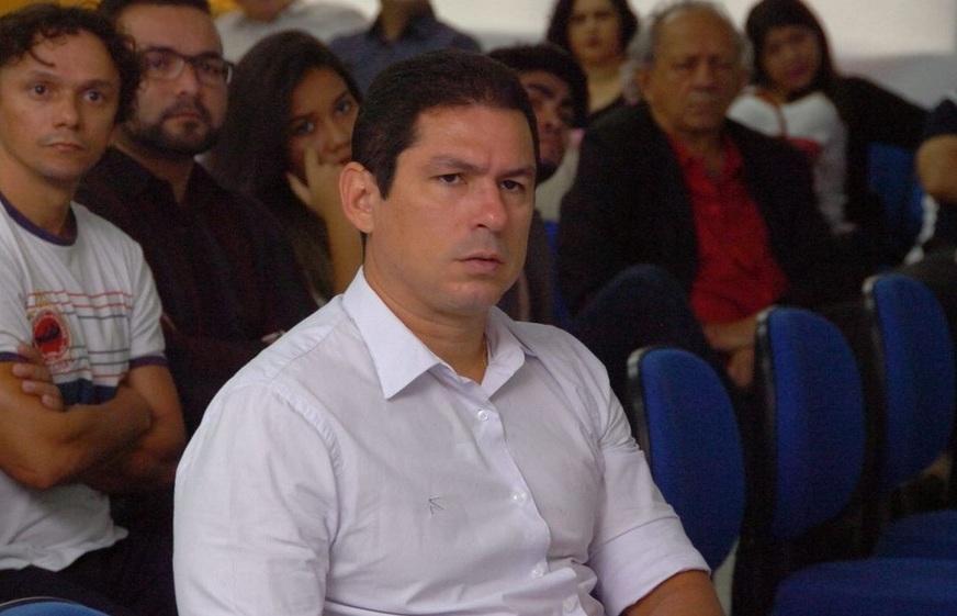 Marcelo Ramos (PR) comemora a queda da cobrança de ICMS