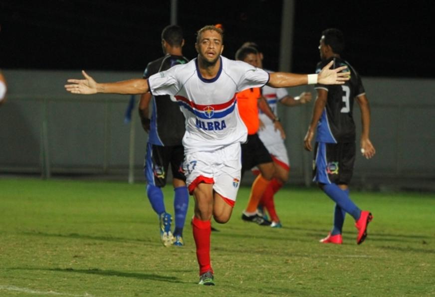 Rolo compressor aplica goleada sobre o Borbense e volta à liderança