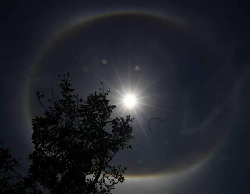 Fenômeno meteorológico faz ‘arco-íris’ aparecer ao redor do sol em Manaus
