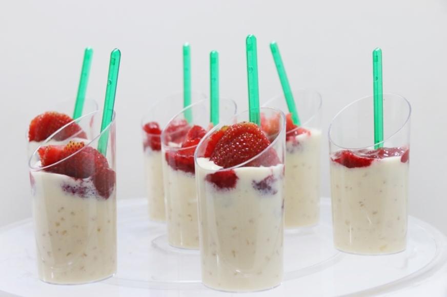 Combinação perfeita: chef ensina a preparar sobremesa feita com tapioca e morango