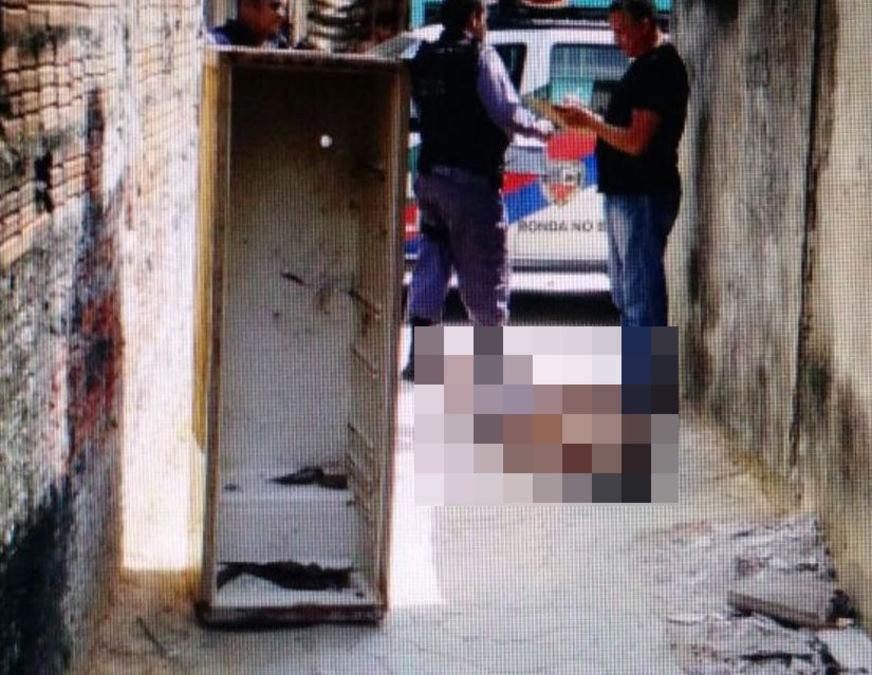 Ex-presidiário é morto e tem o corpo ‘abandonado’ em carcaça de geladeira