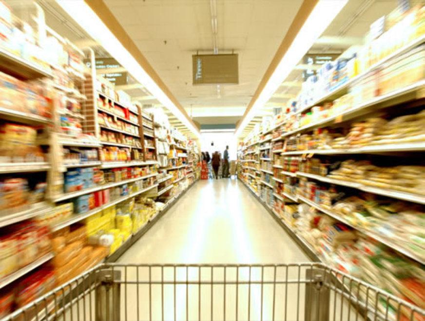 Vendas no comércio varejista recuam 0,6% em agosto, diz IBGE